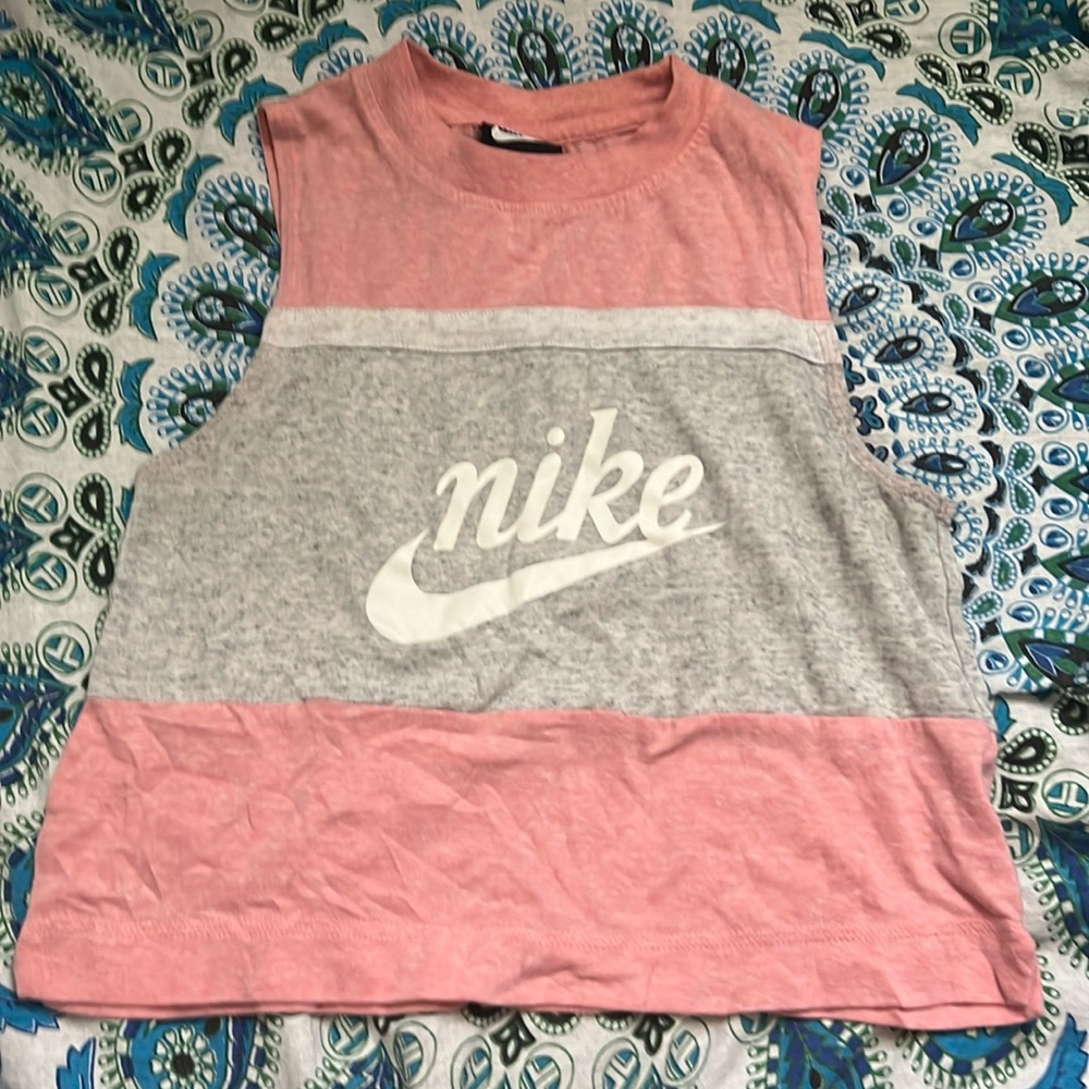 Nike top